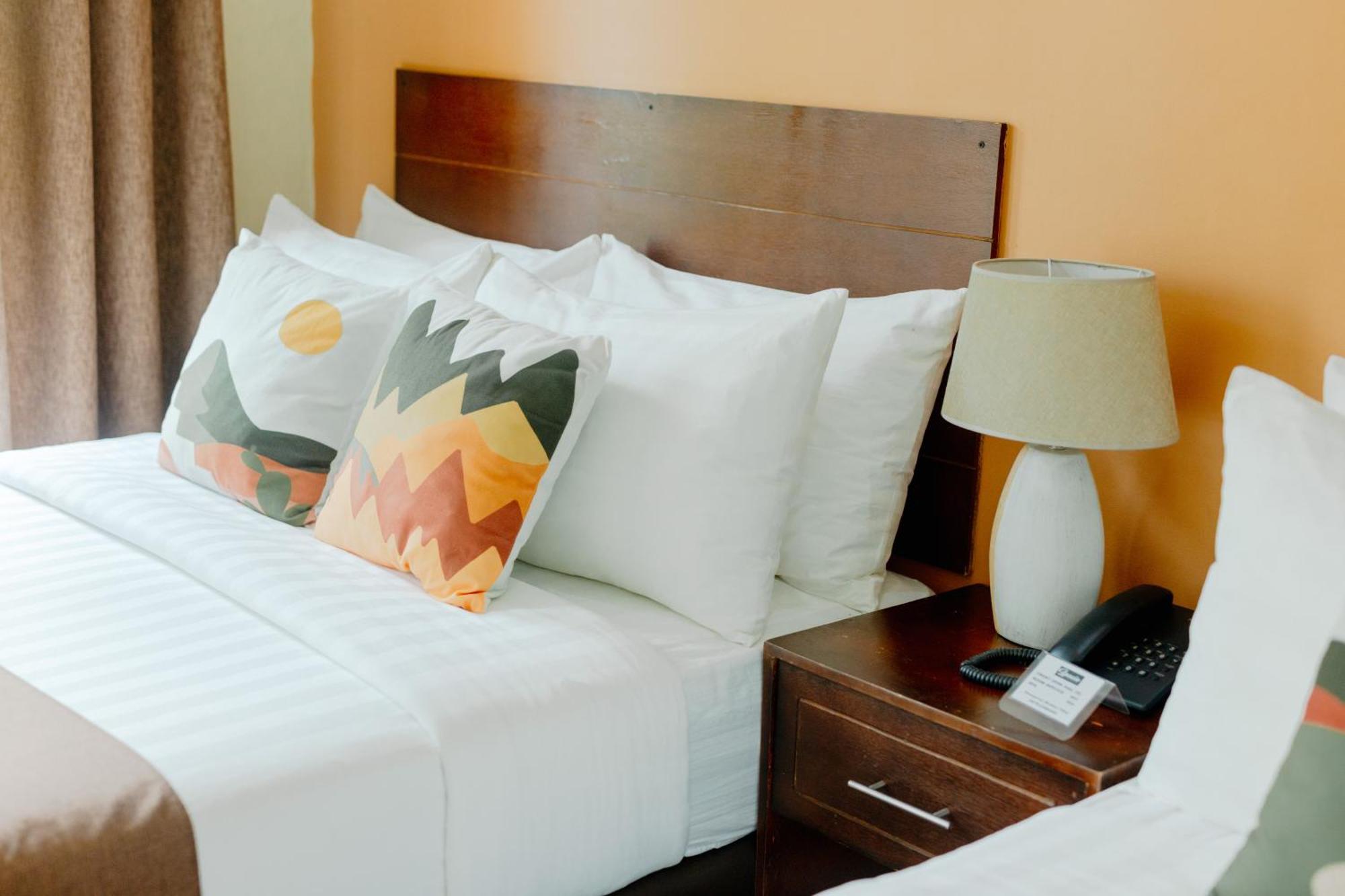 Spacio Caliraya Bed & Breakfast Lumban Экстерьер фото